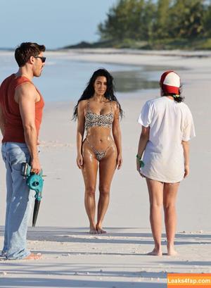 Kim Kardashian photo #4345