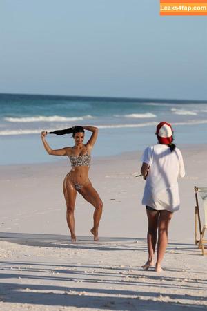 Kim Kardashian photo #4351