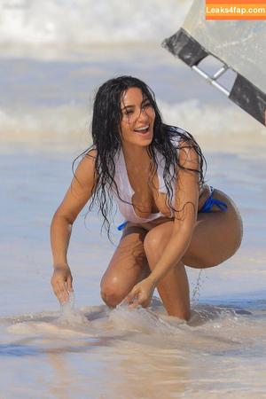 Kim Kardashian photo #4355