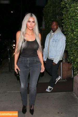 Kim Kardashian фото #4429
