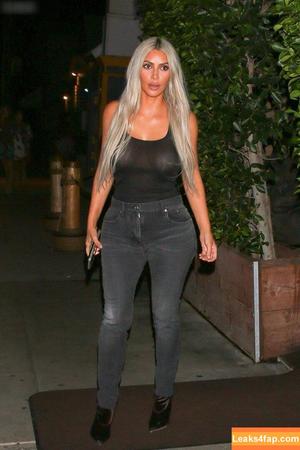 Kim Kardashian фото #4430