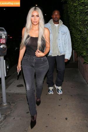 Kim Kardashian фото #4431