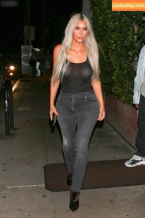 Kim Kardashian фото #4434