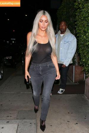 Kim Kardashian фото #4435