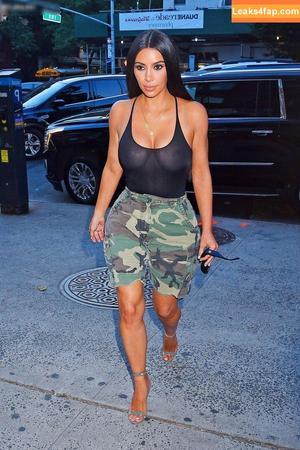 Kim Kardashian photo #4532