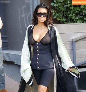 Kim Kardashian photo #4633