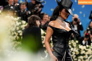 Kim Kardashian photo #4707