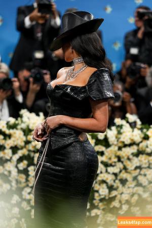 Kim Kardashian photo #4714