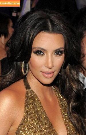 Kim Kardashian photo #4785