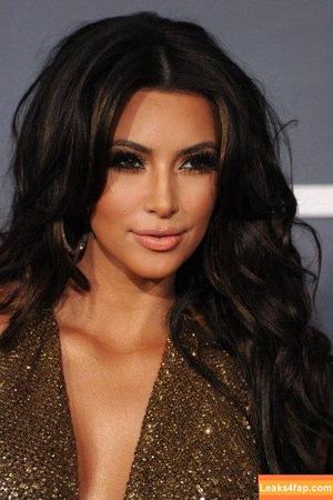 Kim Kardashian photo #4792