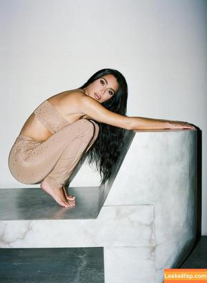Kim Kardashian photo #4805