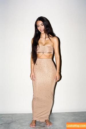 Kim Kardashian photo #4806