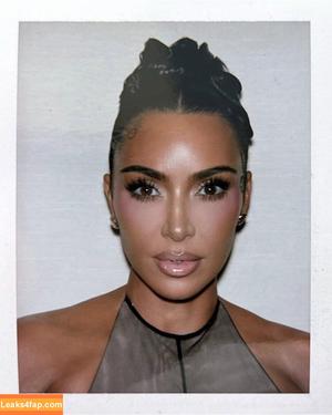 Kim Kardashian photo #4844