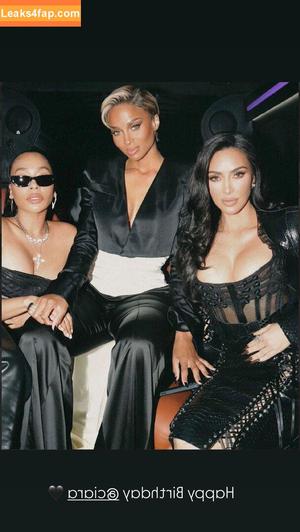 Kim Kardashian photo #4872