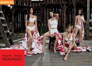 Kim Kardashian photo #4883