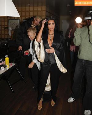 Kim Kardashian photo #4889