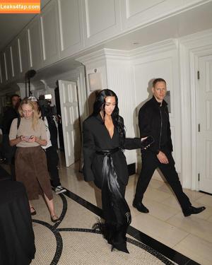 Kim Kardashian photo #4895