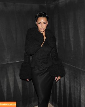 Kim Kardashian photo #4898