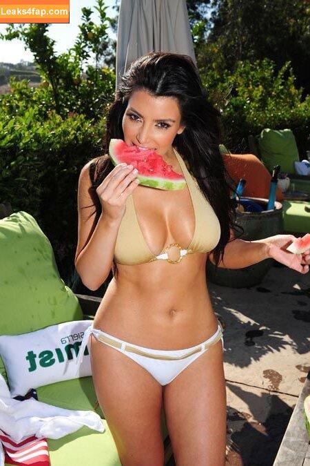 Kim Kardashian / KimKardashian leaked photo photo #5040