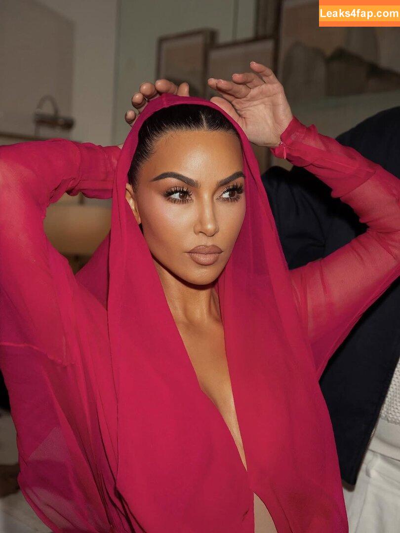 Kim Kardashian / KimKardashian / kimkadarshian слитое фото фото #5094