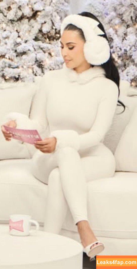 Kim Kardashian / KimKardashian / kimkadarshian leaked photo photo #5173