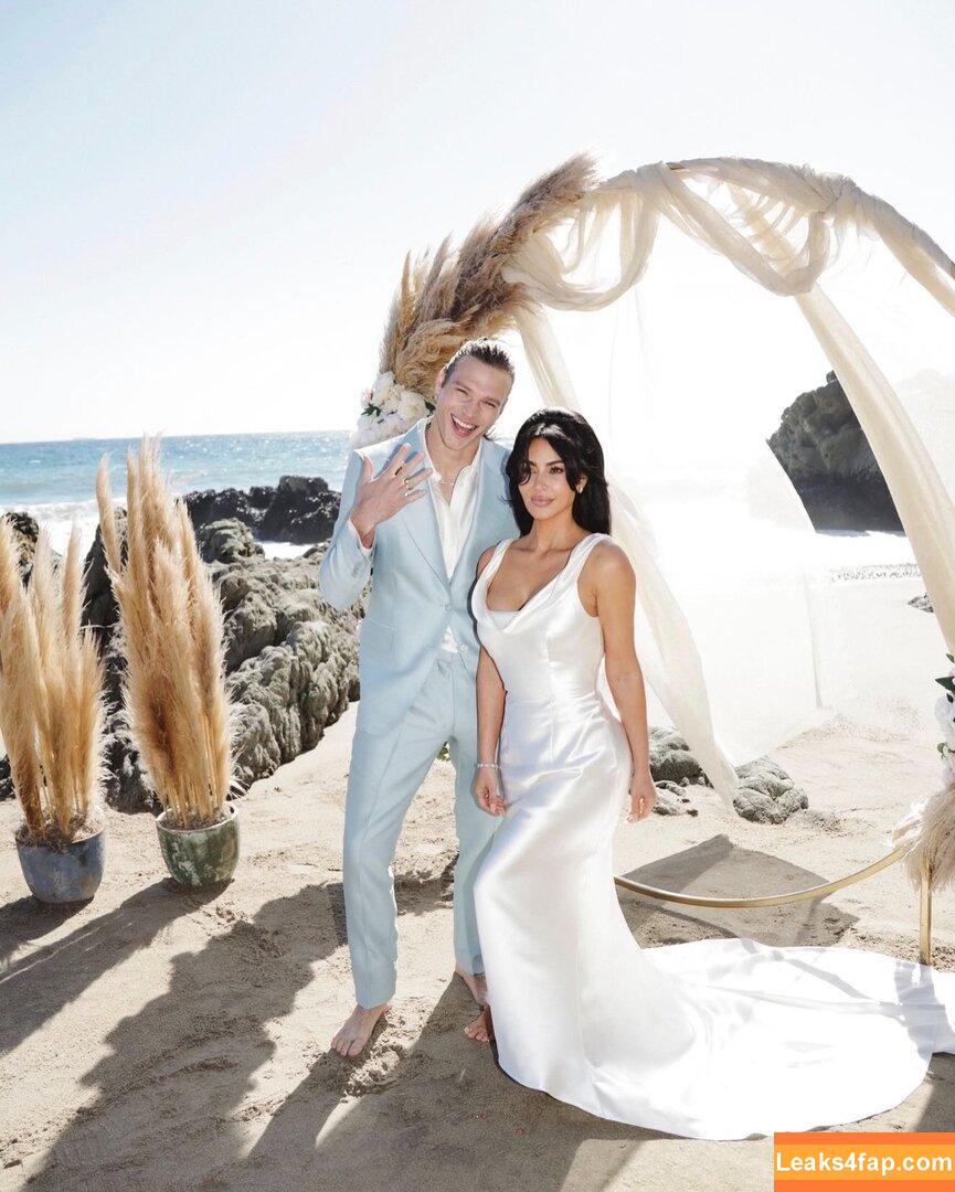 Kim Kardashian / KimKardashian leaked photo photo #5201