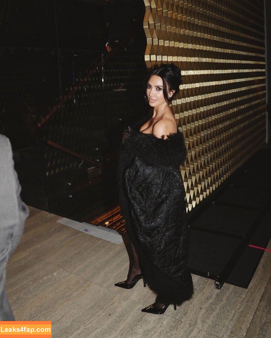 Kim Kardashian / KimKardashian leaked photo photo #5203