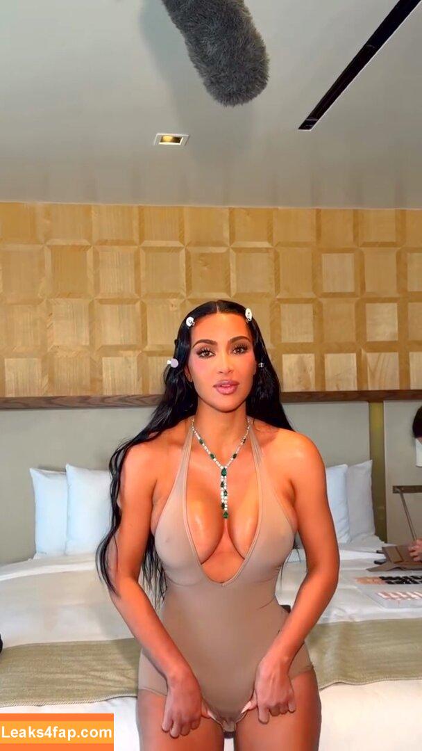 Kim Kardashian / KimKardashian leaked photo photo #5228