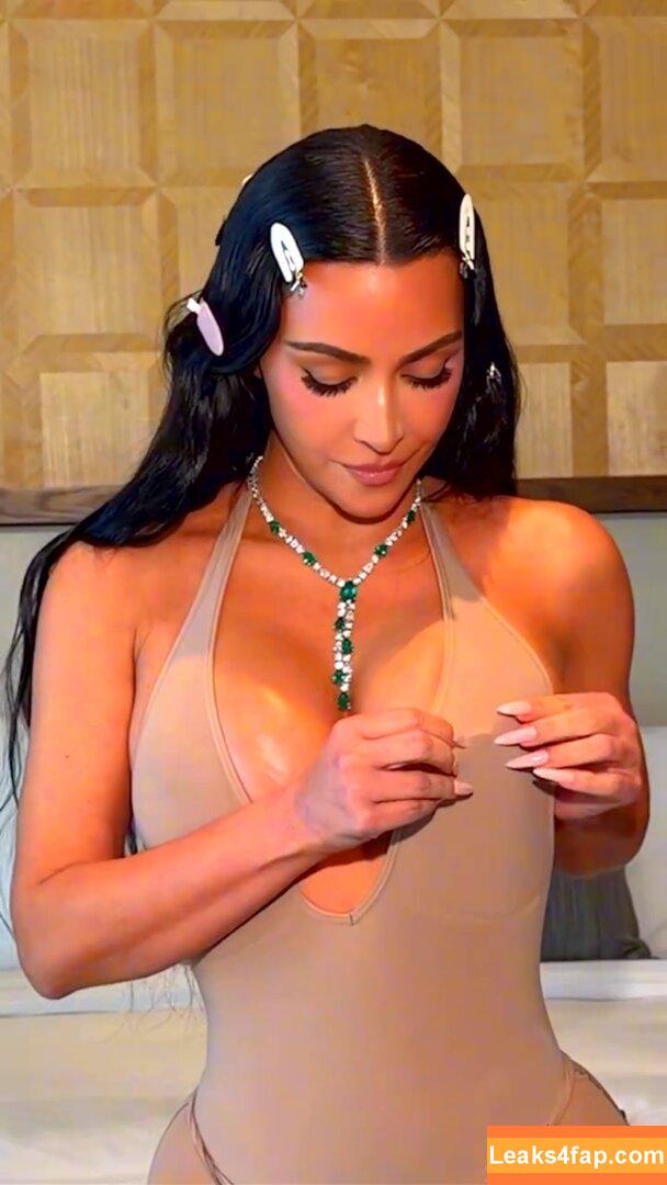 Kim Kardashian / KimKardashian leaked photo photo #5258