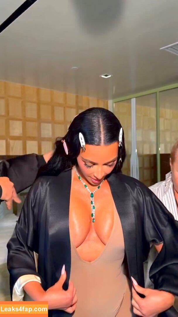 Kim Kardashian / KimKardashian leaked photo photo #5279