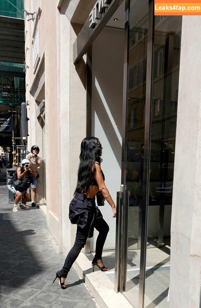 Kim Kardashian / KimKardashian leaked photo photo #5341