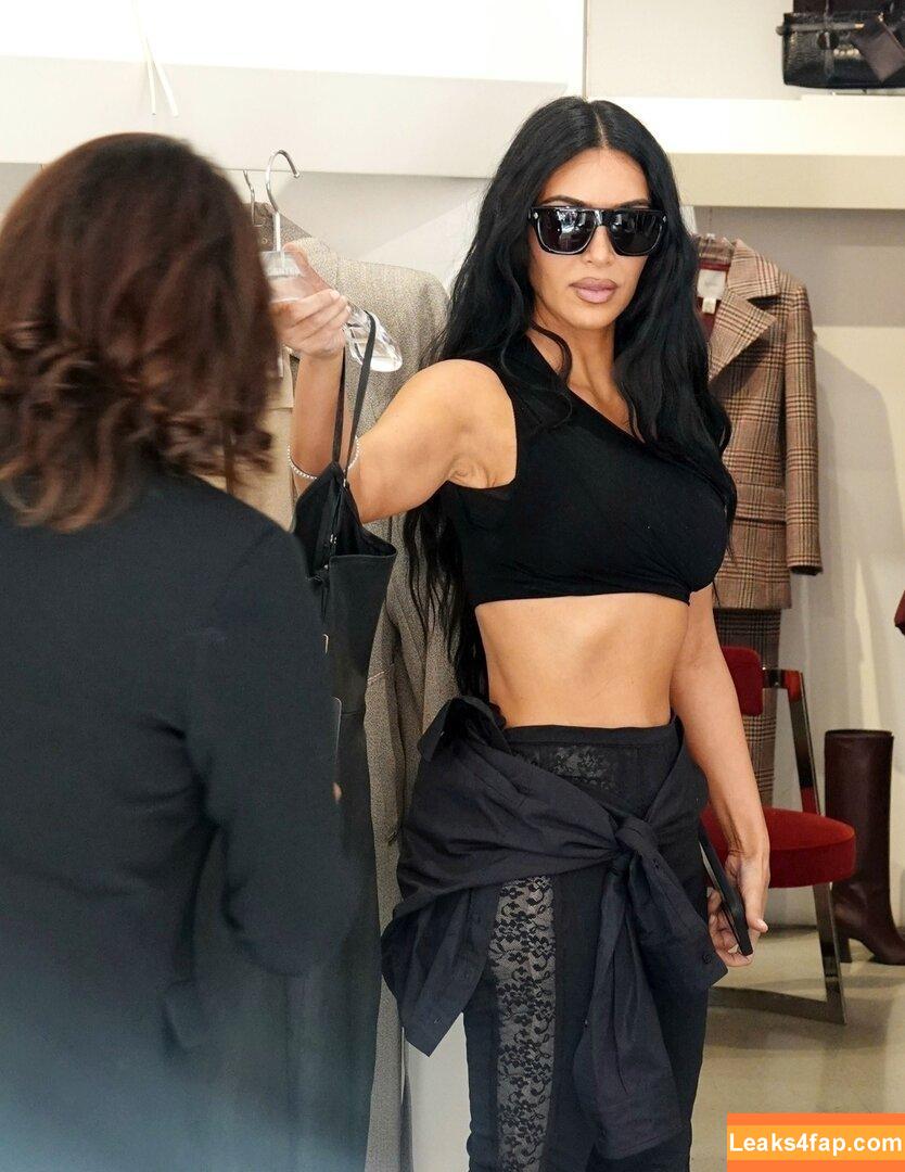 Kim Kardashian / KimKardashian leaked photo photo #5342