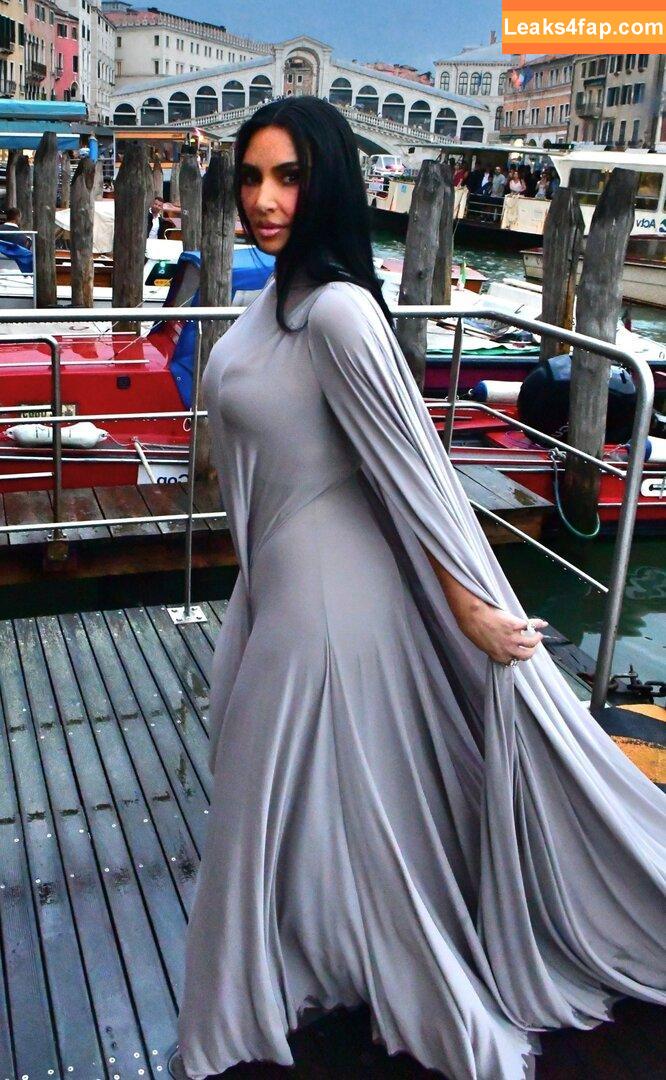 Kim Kardashian / KimKardashian leaked photo photo #5384
