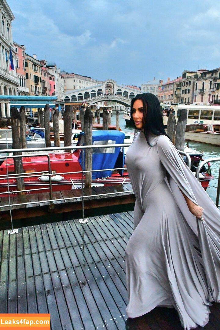 Kim Kardashian / KimKardashian leaked photo photo #5385