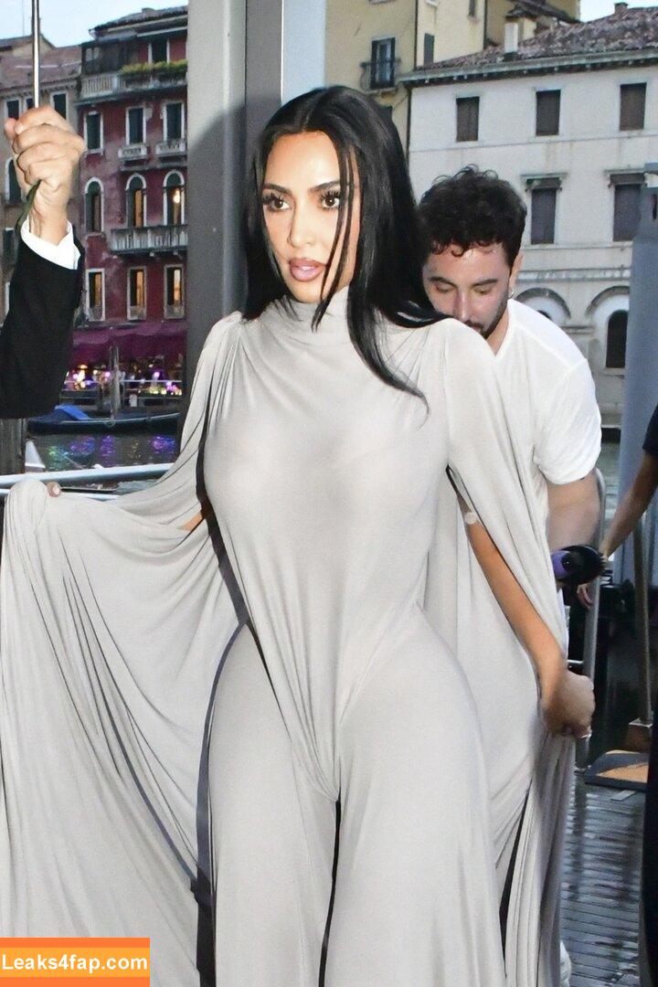 Kim Kardashian / KimKardashian leaked photo photo #5390