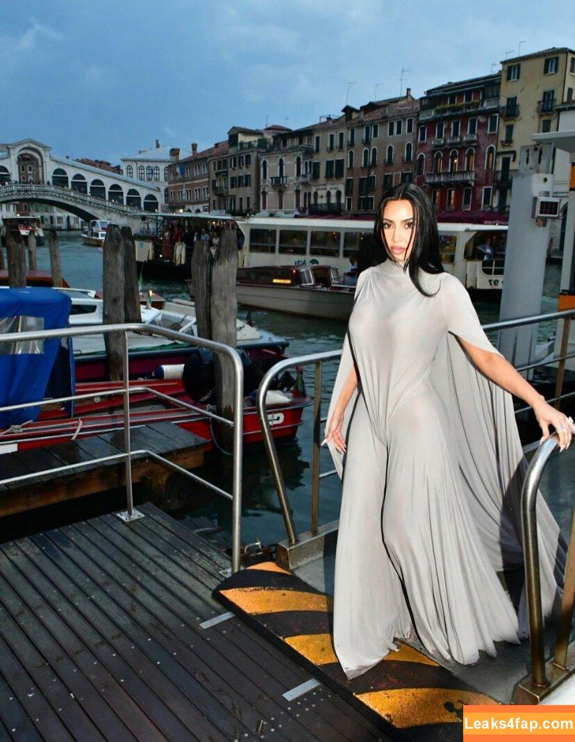 Kim Kardashian / KimKardashian leaked photo photo #5396