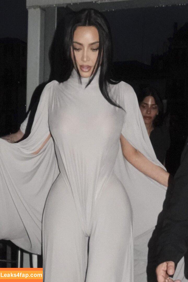 Kim Kardashian / KimKardashian leaked photo photo #5397