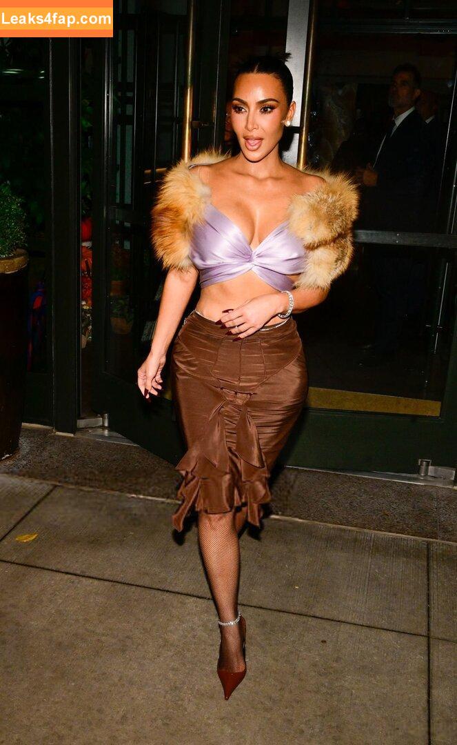 Kim Kardashian / KimKardashian leaked photo photo #5421