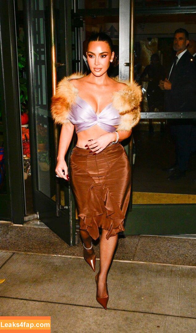 Kim Kardashian / KimKardashian leaked photo photo #5425