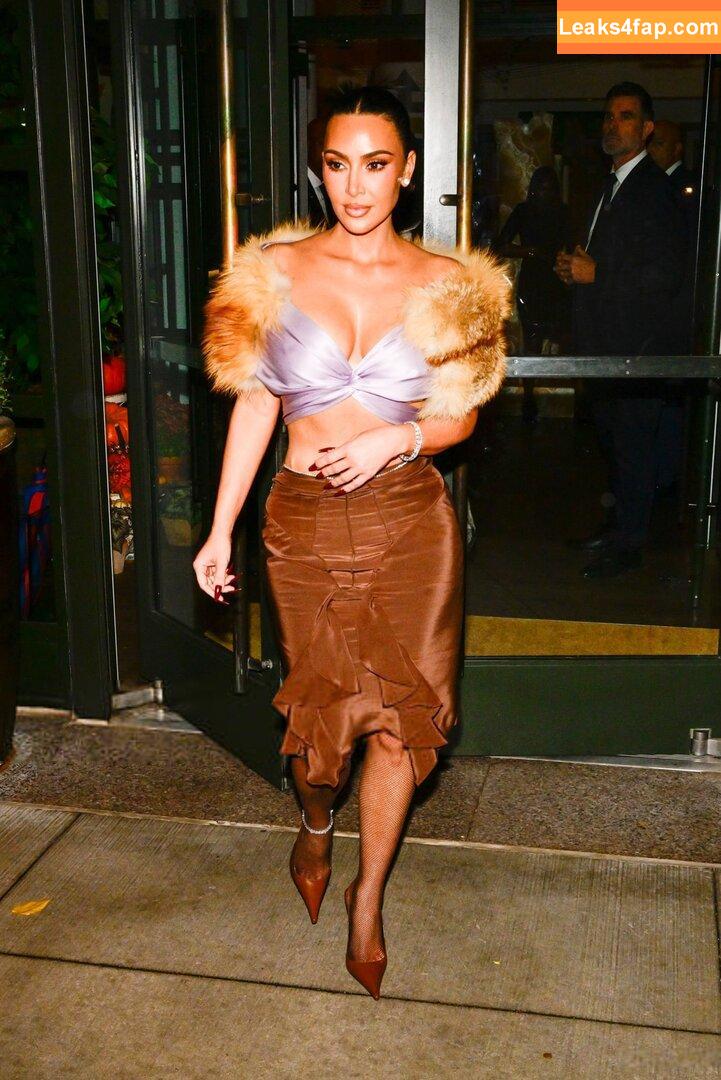 Kim Kardashian / KimKardashian leaked photo photo #5427