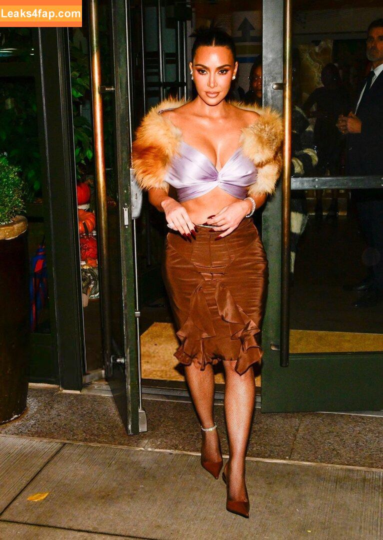Kim Kardashian / KimKardashian leaked photo photo #5436