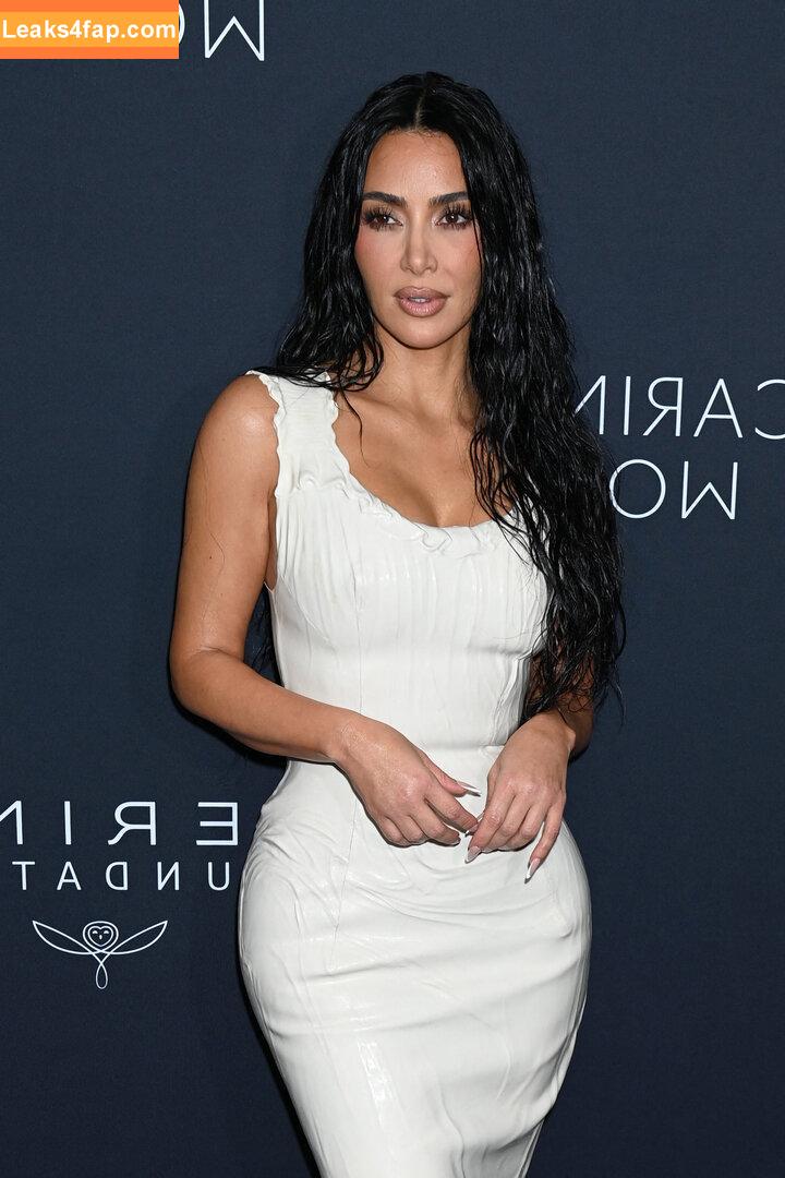 Kim Kardashian / https: / kimkadarshian / kimkardashian leaked photo photo #5493