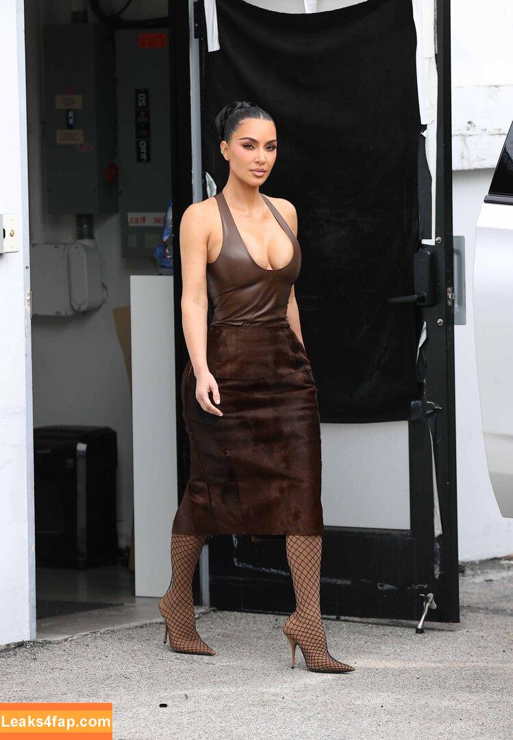 Kim Kardashian / https: / kimkadarshian / kimkardashian leaked photo photo #5513