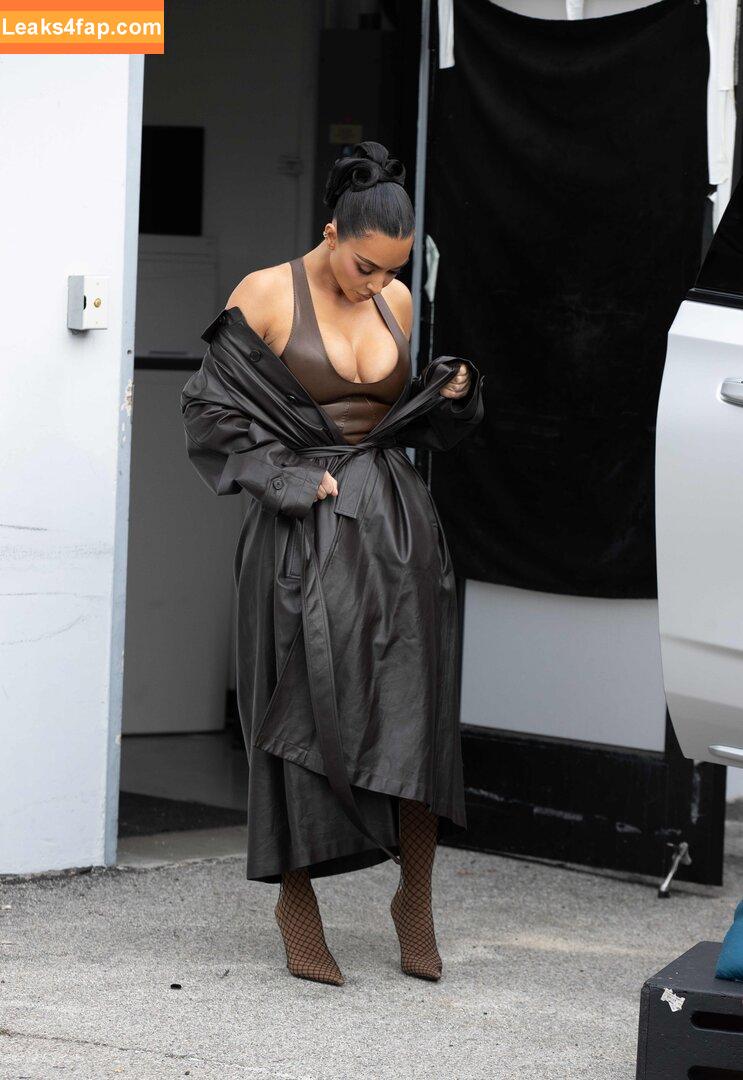 Kim Kardashian / https: / kimkadarshian / kimkardashian leaked photo photo #5518