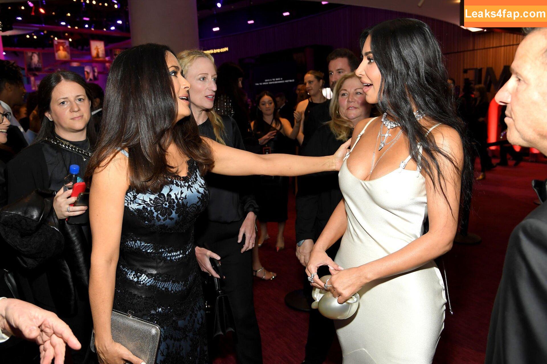 Kim Kardashian / https: / kimkadarshian / kimkardashian leaked photo photo #5522