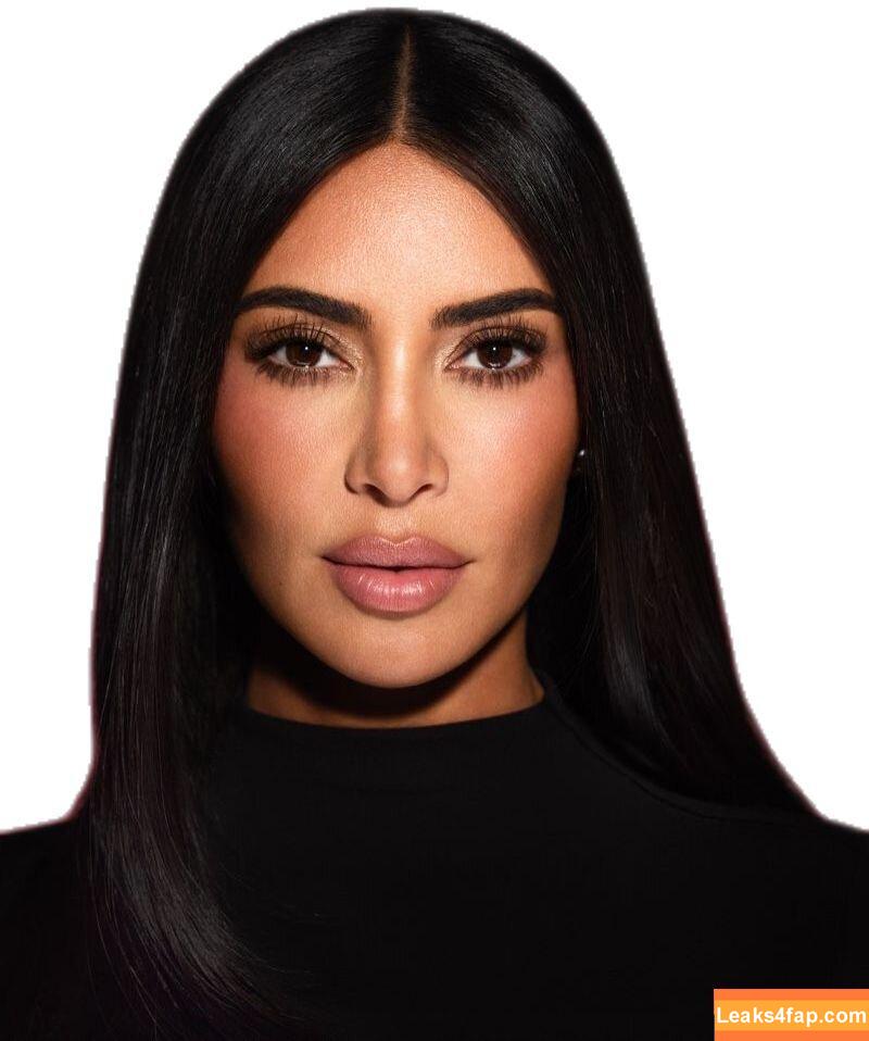 Kim Kardashian / https: / kimkadarshian / kimkardashian leaked photo photo #5597