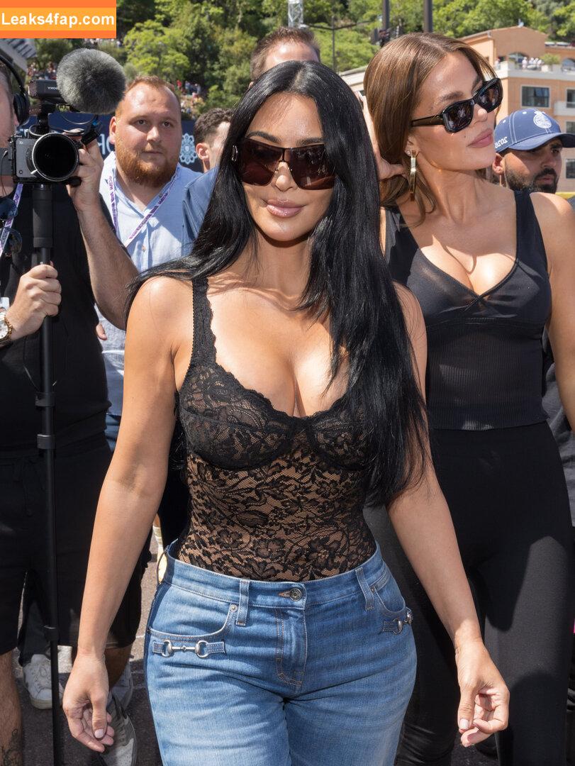Kim Kardashian / https: / kimkadarshian / kimkardashian leaked photo photo #5619