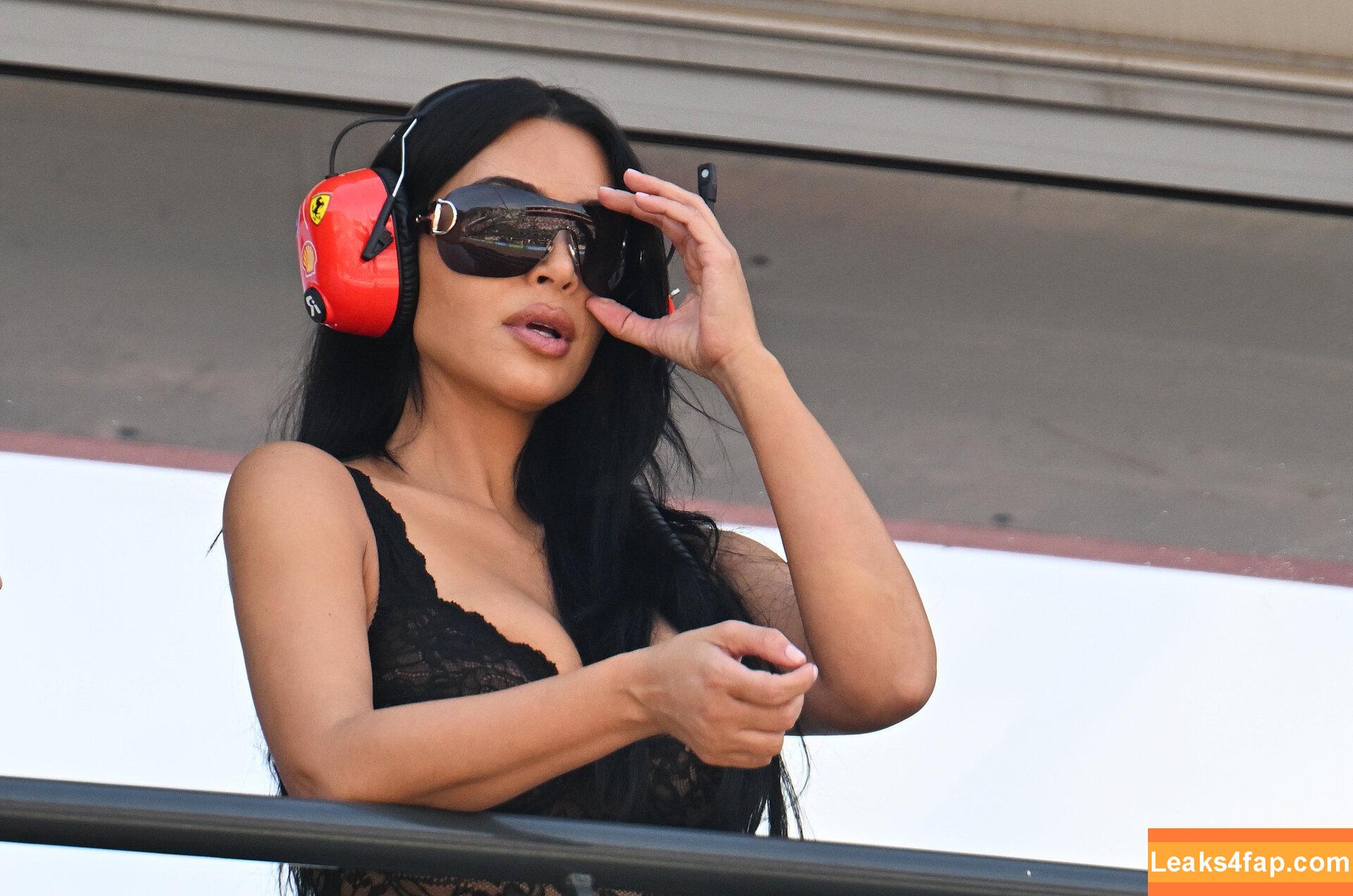 Kim Kardashian / https: / kimkadarshian / kimkardashian leaked photo photo #5622