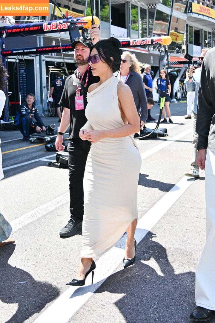 Kim Kardashian / https: / kimkadarshian / kimkardashian leaked photo photo #5626