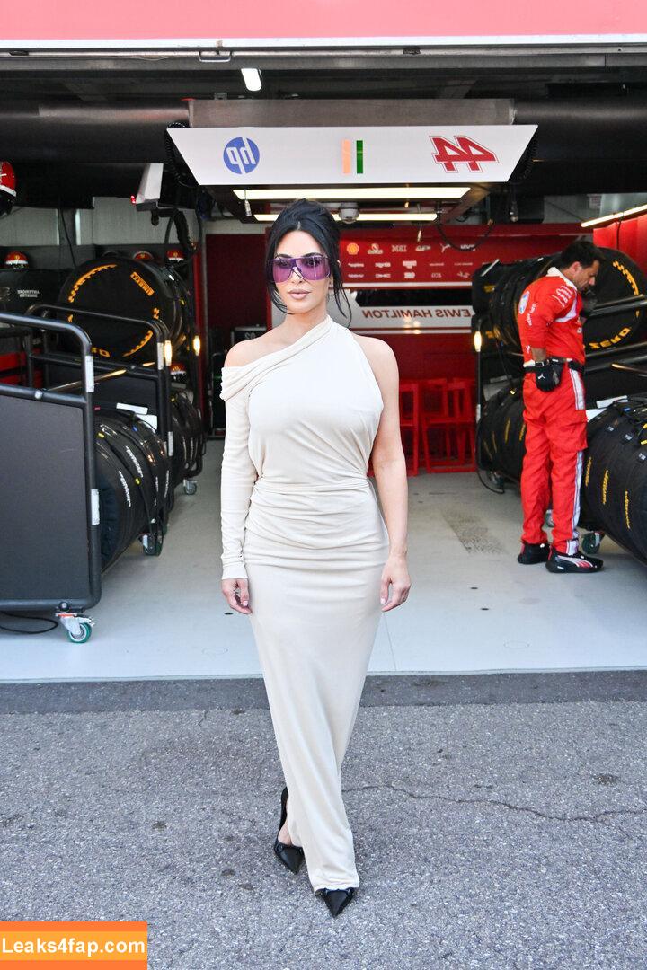Kim Kardashian / https: / kimkadarshian / kimkardashian leaked photo photo #5630